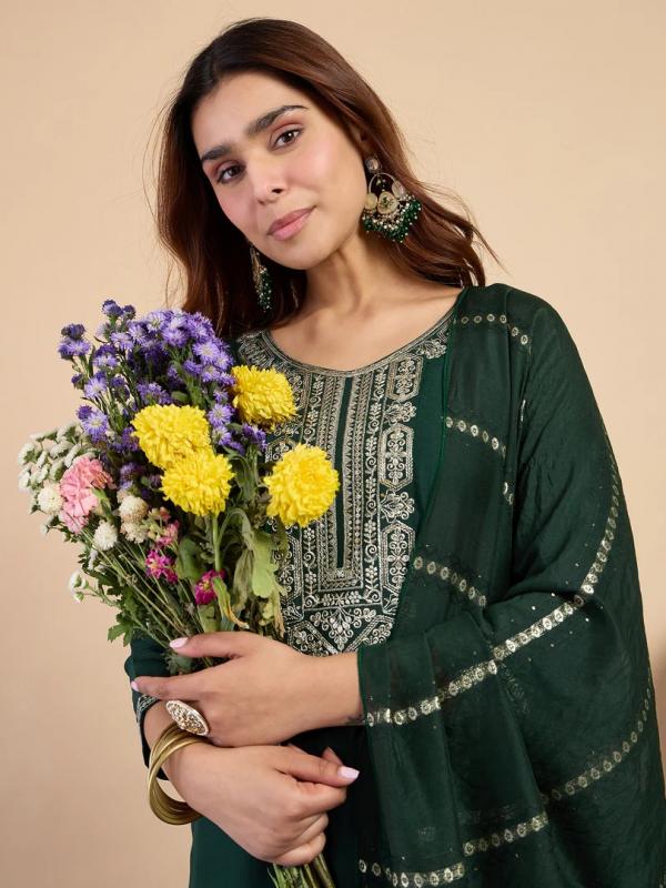 VP 9830 G Women’s Traditional Kurta Pant Set with Dupatta